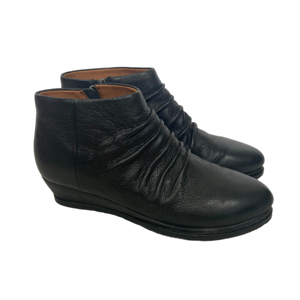 Gentle Souls Kenneth Cole Black Leather Norton Booties Sz 8